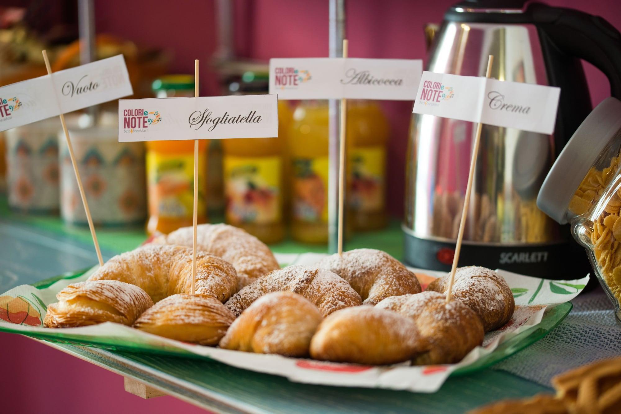 Colori E Note Bed & Breakfast Napoli Bagian luar foto
